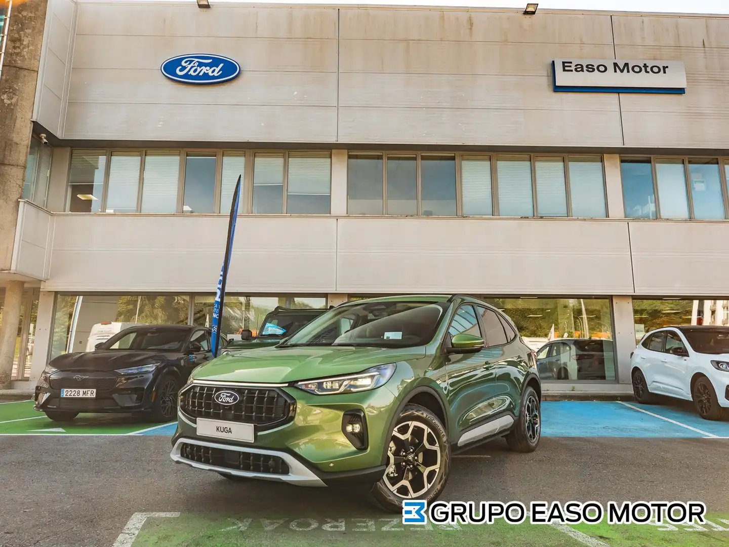 Ford Kuga 2.5 Duratec FHEV Active AWD Aut. Verde - 2