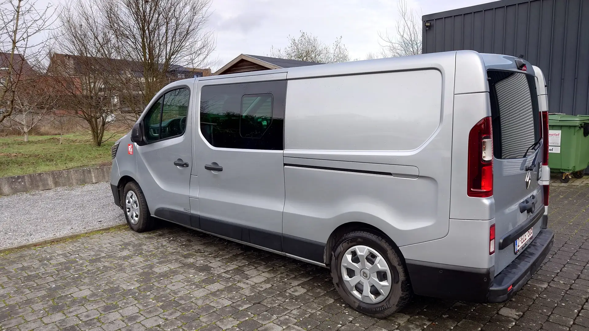 Renault Trafic Trafic Blue dCi 170 EDC L2H1 Komfort Plateado - 2