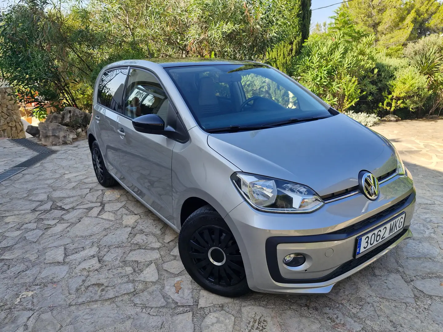 Volkswagen up! Up! 1.0 BMT High up! 55kW High up! Plateado - 2