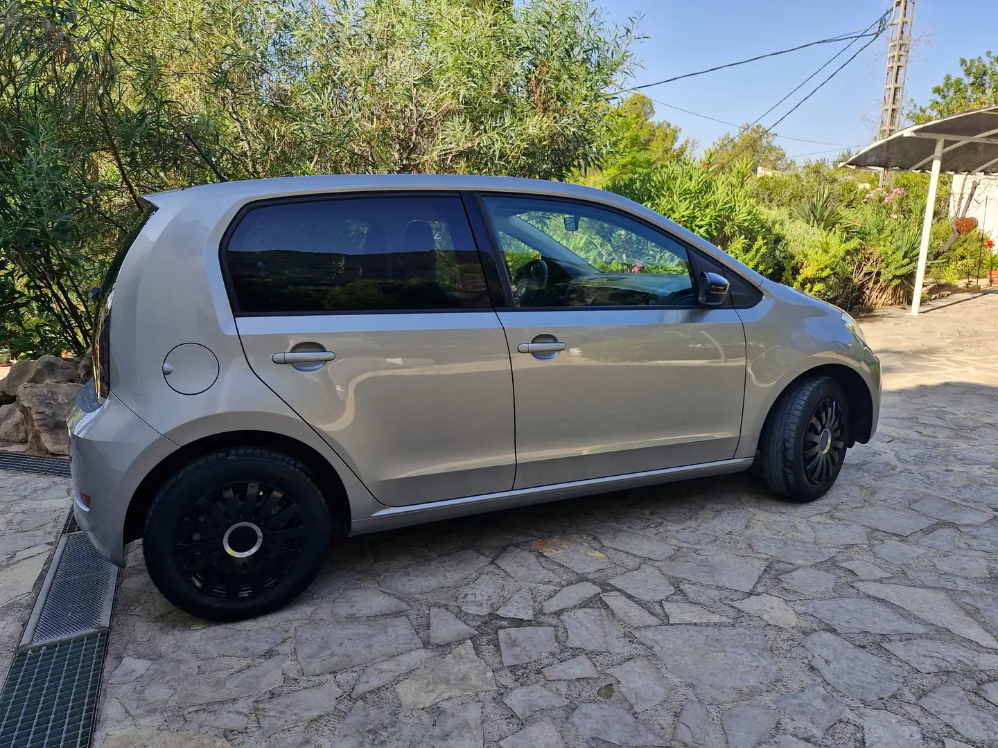 Volkswagen up! Up! 1.0 BMT High up! 55kW High up! Plateado - 1