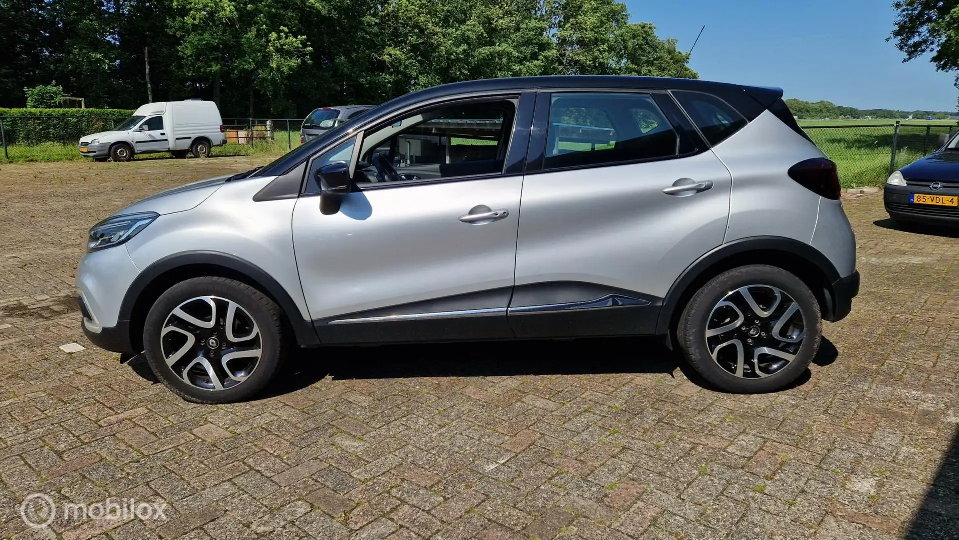 Renault Captur 0.9 TCe 2017 Incl Nw Apk Grijs - 2
