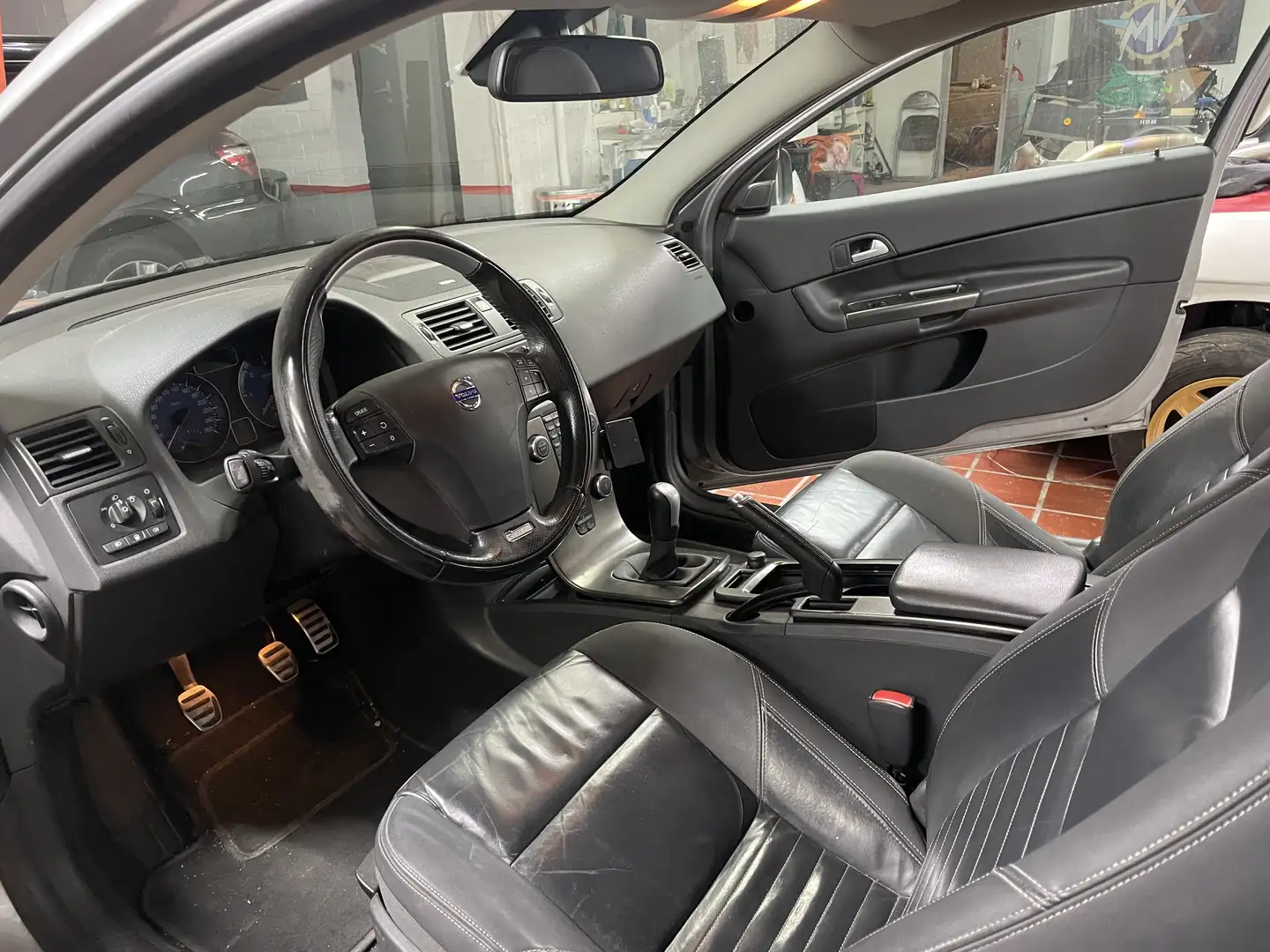 Volvo C30 2.4 D5 R-Design Grijs - 2