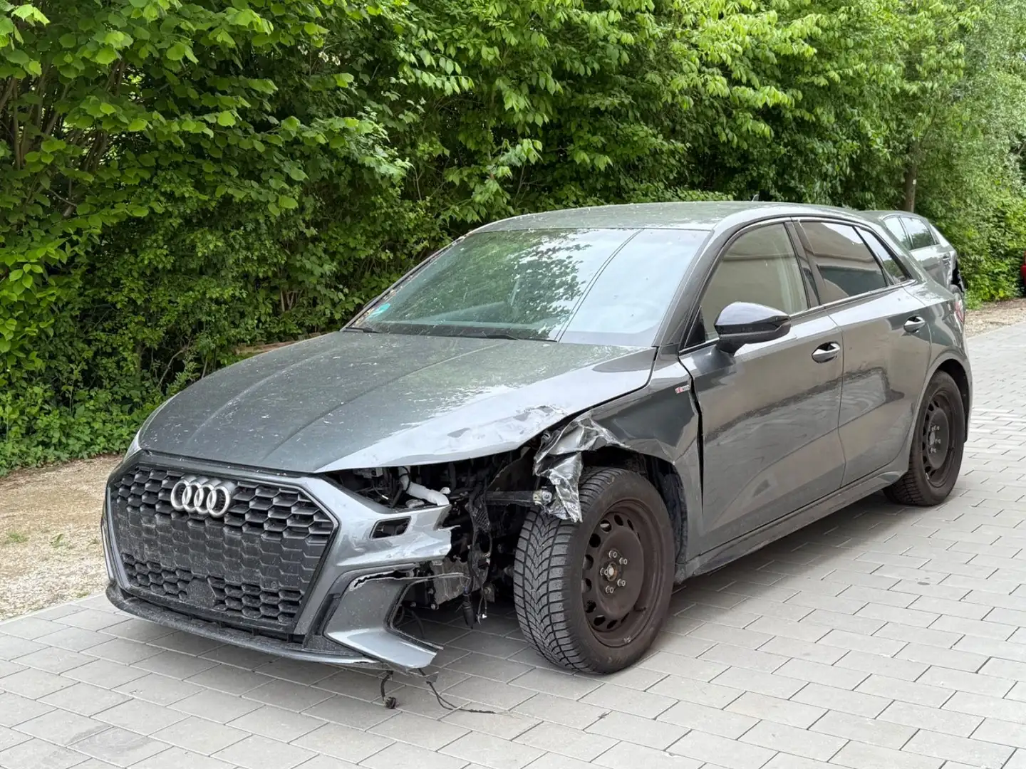 Audi A3 Sportback 30 TFSI S line ACC+Lane+AmbiLight Grau - 2