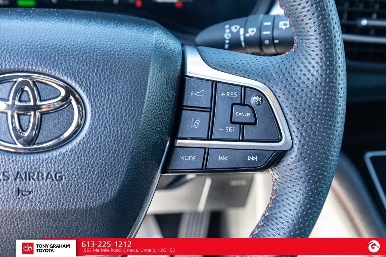 Toyota Sienna снимка Toyota Sienna