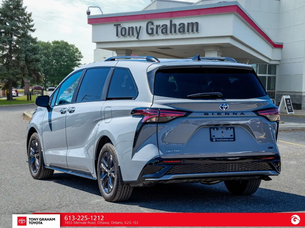 Toyota Sienna снимка Toyota Sienna