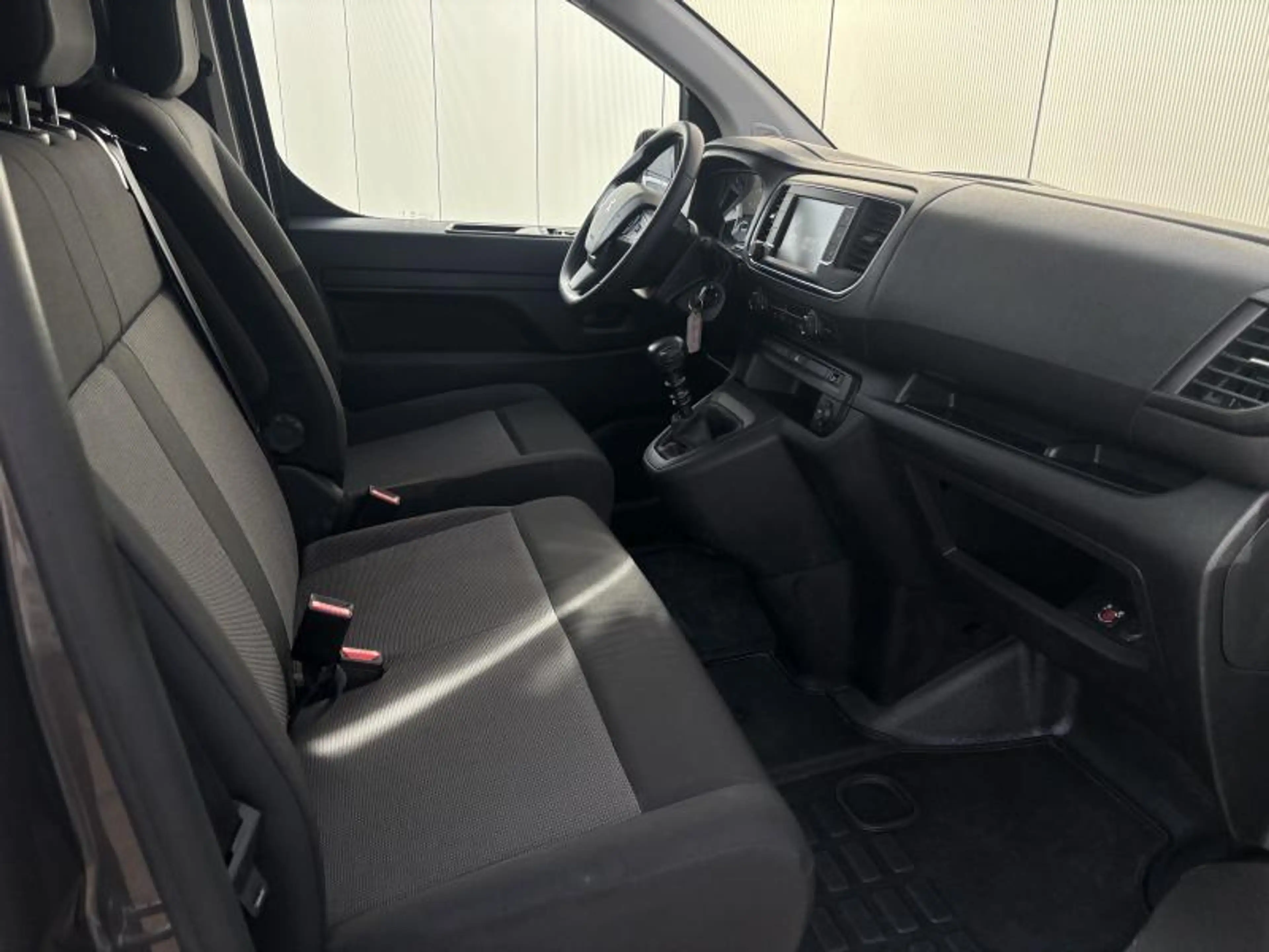 Peugeot Expert LONG 2.0 BLUEHDI 145 — photo 10