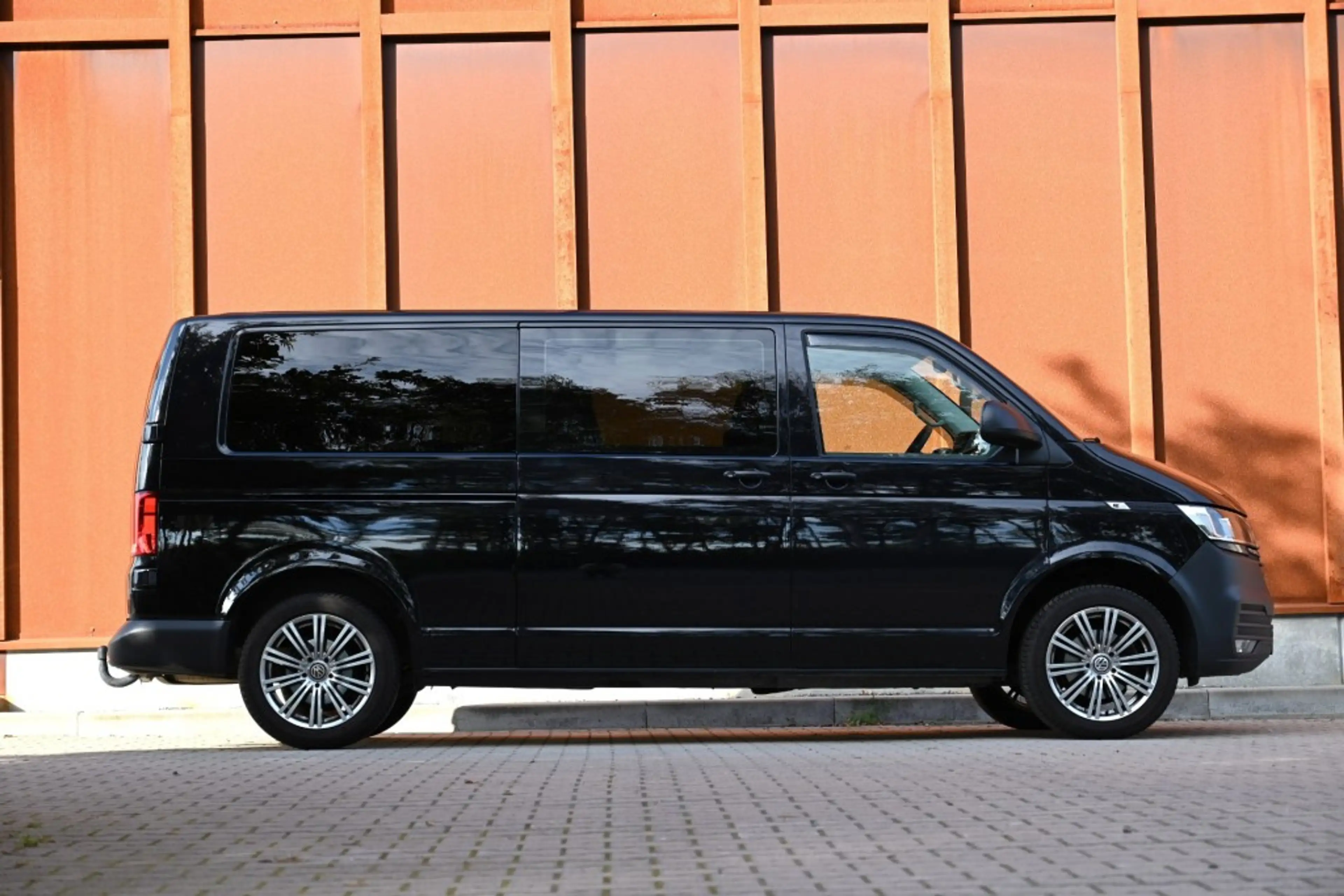 Volkswagen Transporter T6.1 L2H1 DSG Dubbel Cabine 2.0 TDI Leer CarPlay 1 — photo 4