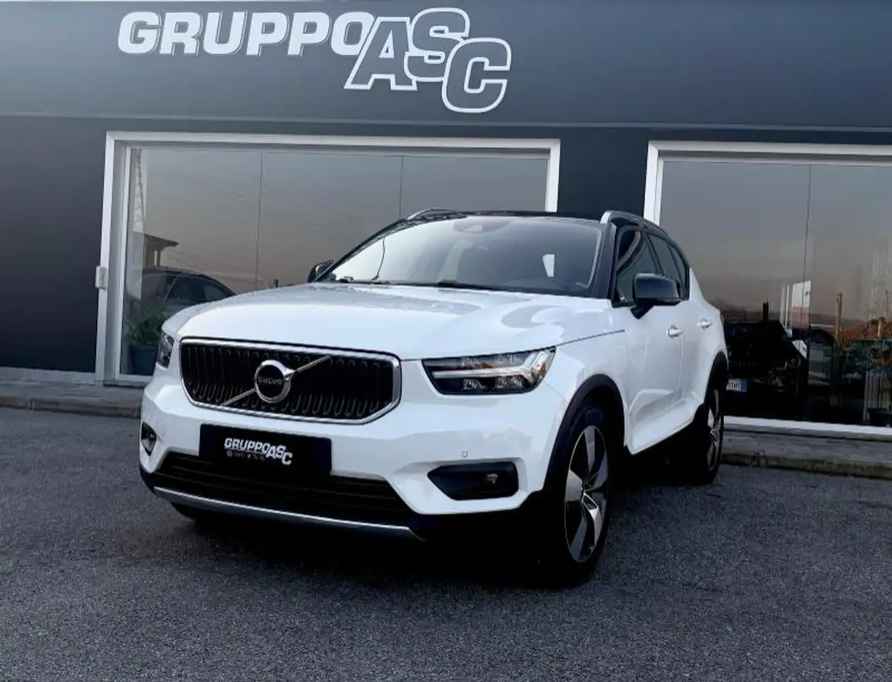 Volvo XC40 2.0 d3 150 CV Momentum  2WD