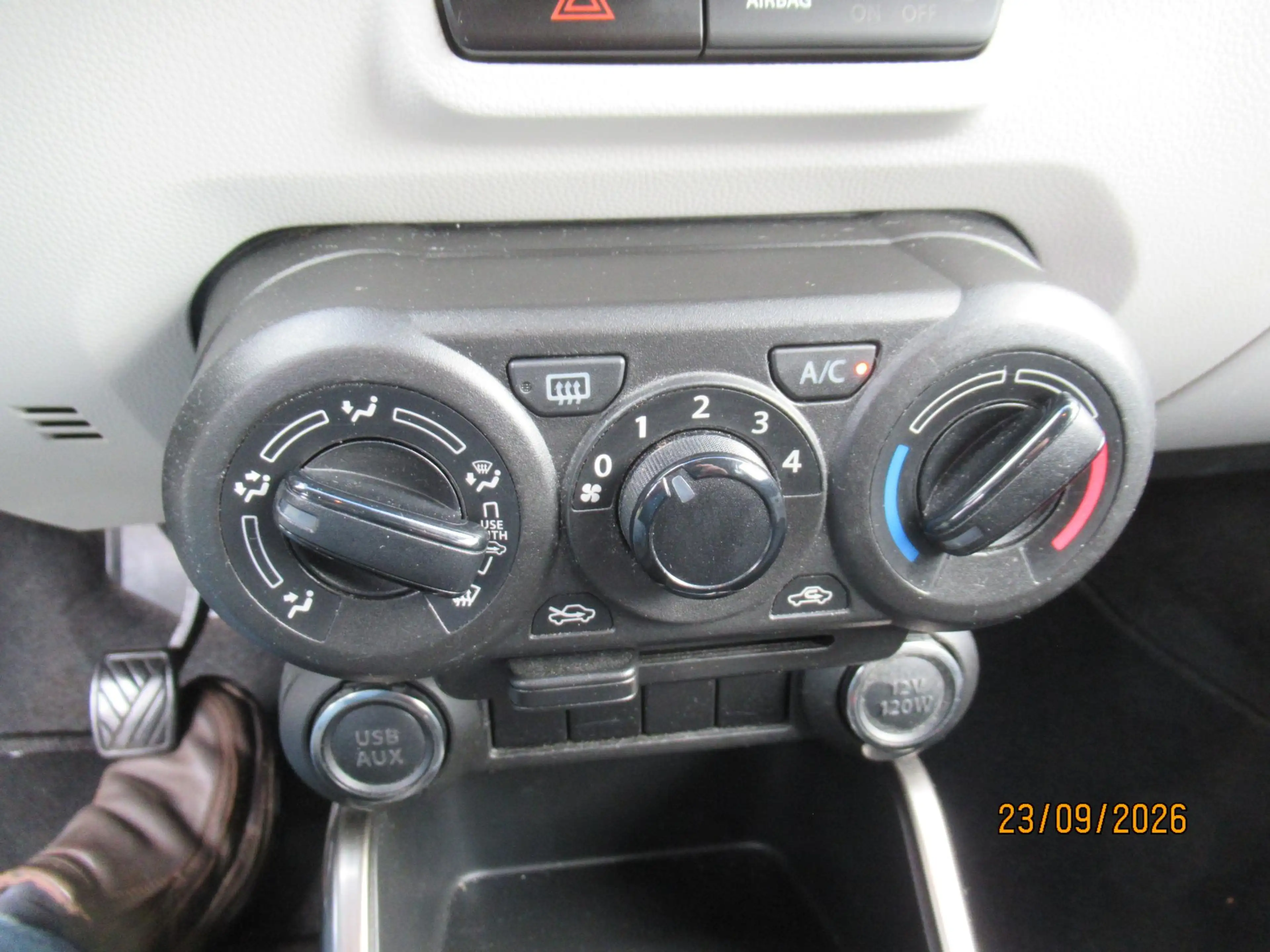 Suzuki Ignis 1.2 Rhino — photo 16