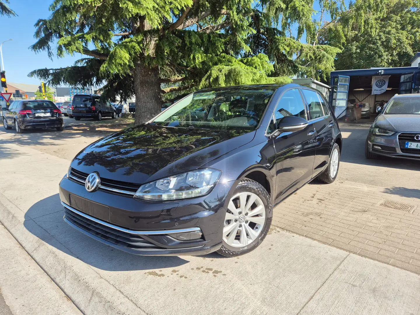 Volkswagen Golf 1.6 SCR TDi Comfortline (EU6.2) Zwart - 1