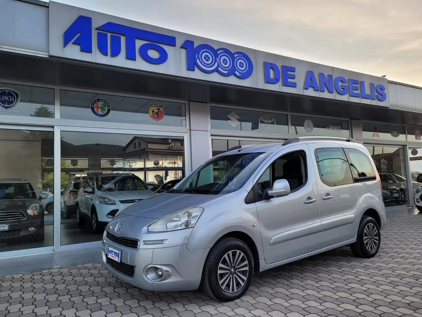 Peugeot Partner TEPEE RESTYLING 1.6 HDI OUTDOOR N1 AUTOCARRO 5P.TI Argento - 2