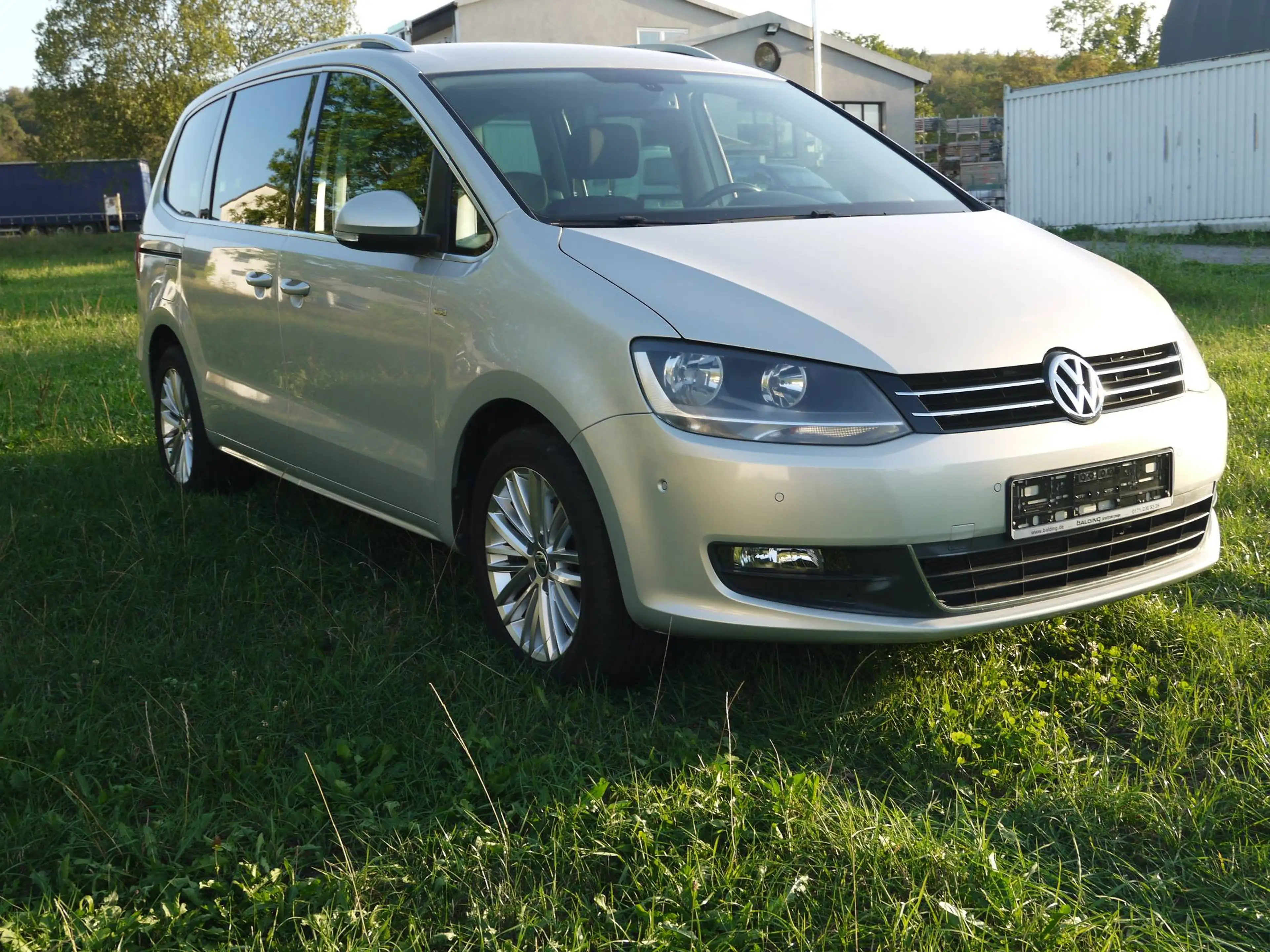 Volkswagen Sharan Cup BMT 1.4 TSI*Scheckheftgepflegt+sauber*7 Sitze*AHK*PDC*Insp.+TÜV neu* — photo 2