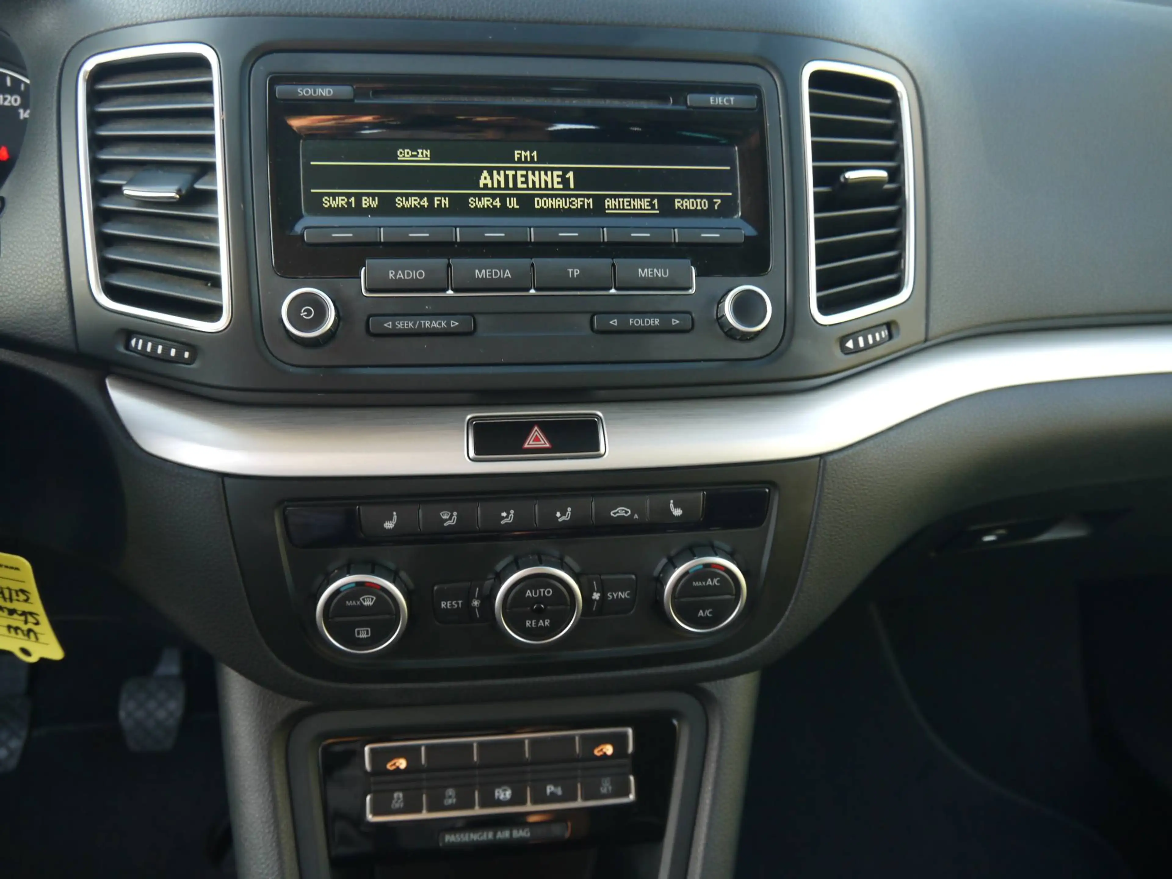 Volkswagen Sharan Cup BMT 1.4 TSI*Scheckheftgepflegt+sauber*7 Sitze*AHK*PDC*Insp.+TÜV neu* — photo 11