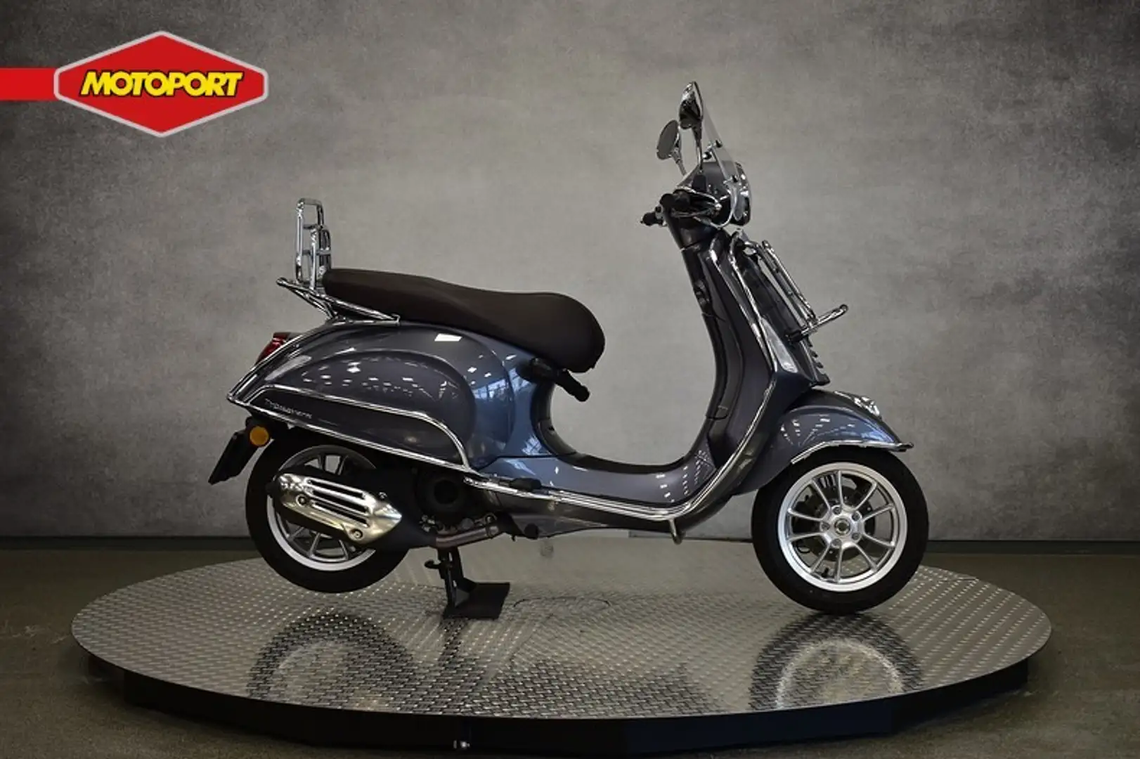 Vespa Primavera Touring 50 KM Zilver - 1