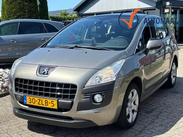 2013 Peugeot 3008 in Grey for sale