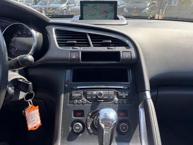 Peugeot 3008 view 12