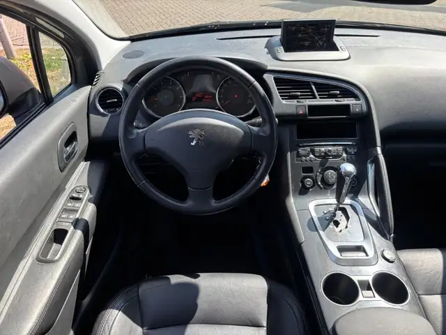 Peugeot 3008 view 8