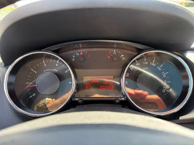 Peugeot 3008 view 13