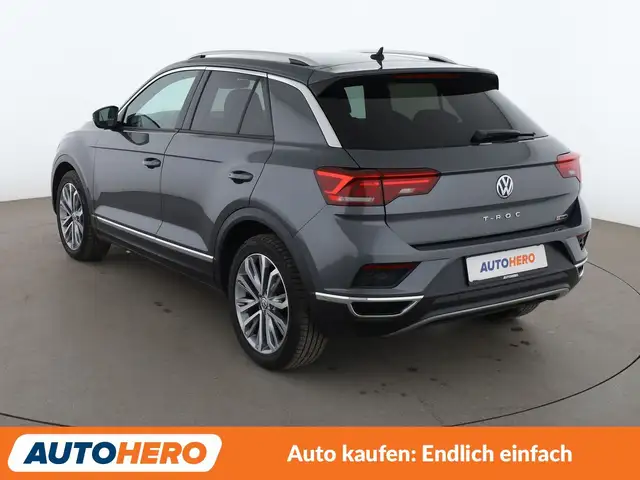 Volkswagen T-Roc view 4