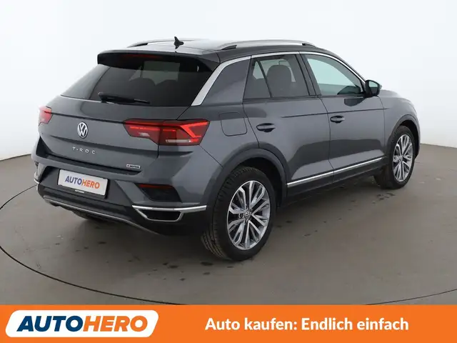 Volkswagen T-Roc view 6