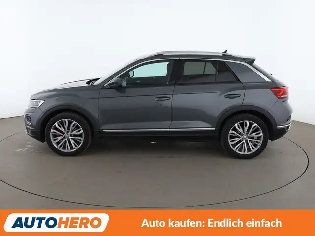 Volkswagen T-Roc view 3