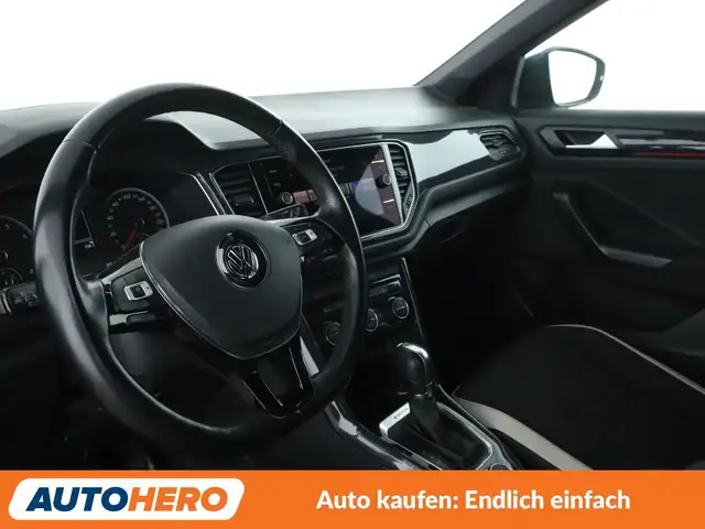 Volkswagen T-Roc view 11