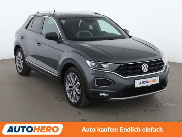 Volkswagen T-Roc view 8