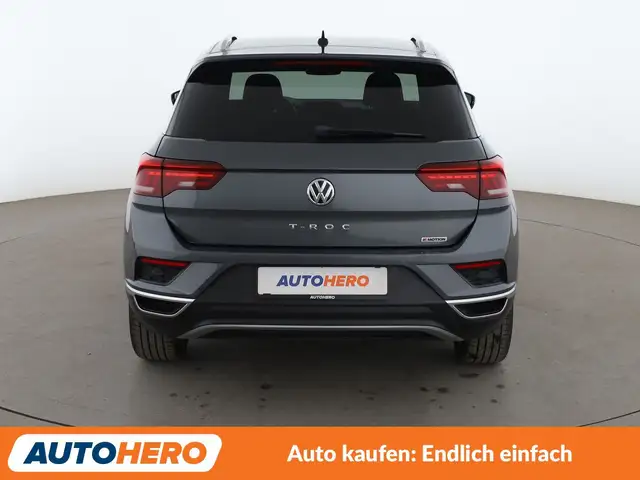Volkswagen T-Roc view 5