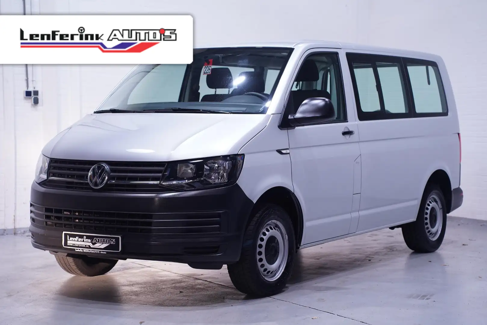 Volkswagen Transporter 2.0 TDI 102 pk L1H1 Windowvan Airco PDC achter, 3- Zilver - 1