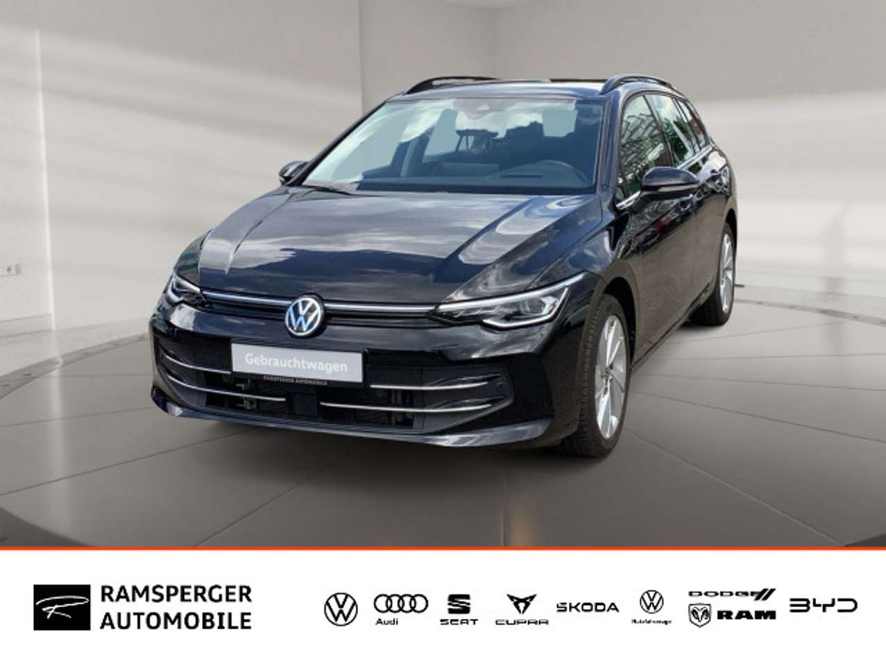 Volkswagen Golf Variant 2024 — 1.5 eTSI DSG Style ACC LED Navi Kam
