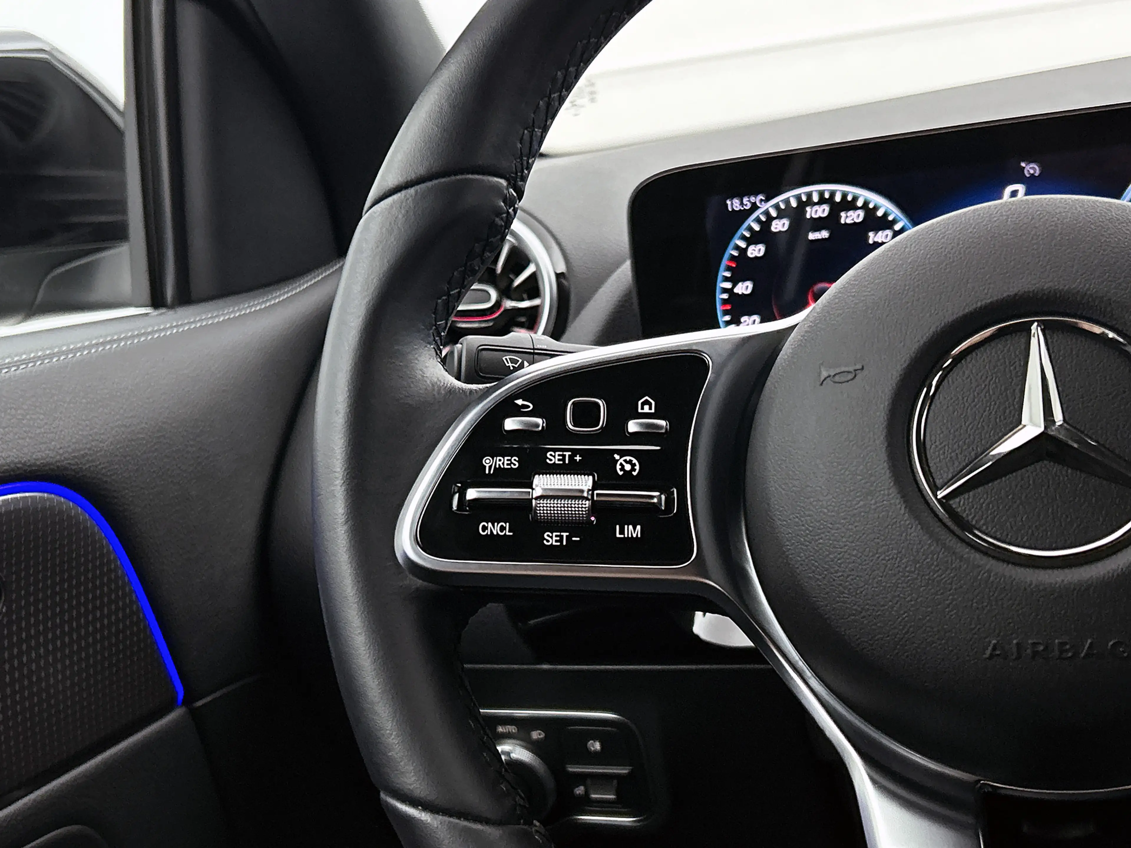 Mercedes-Benz EQA 250 Business Solution Luxury 67 kWh | Sfeerverlichting — photo 15