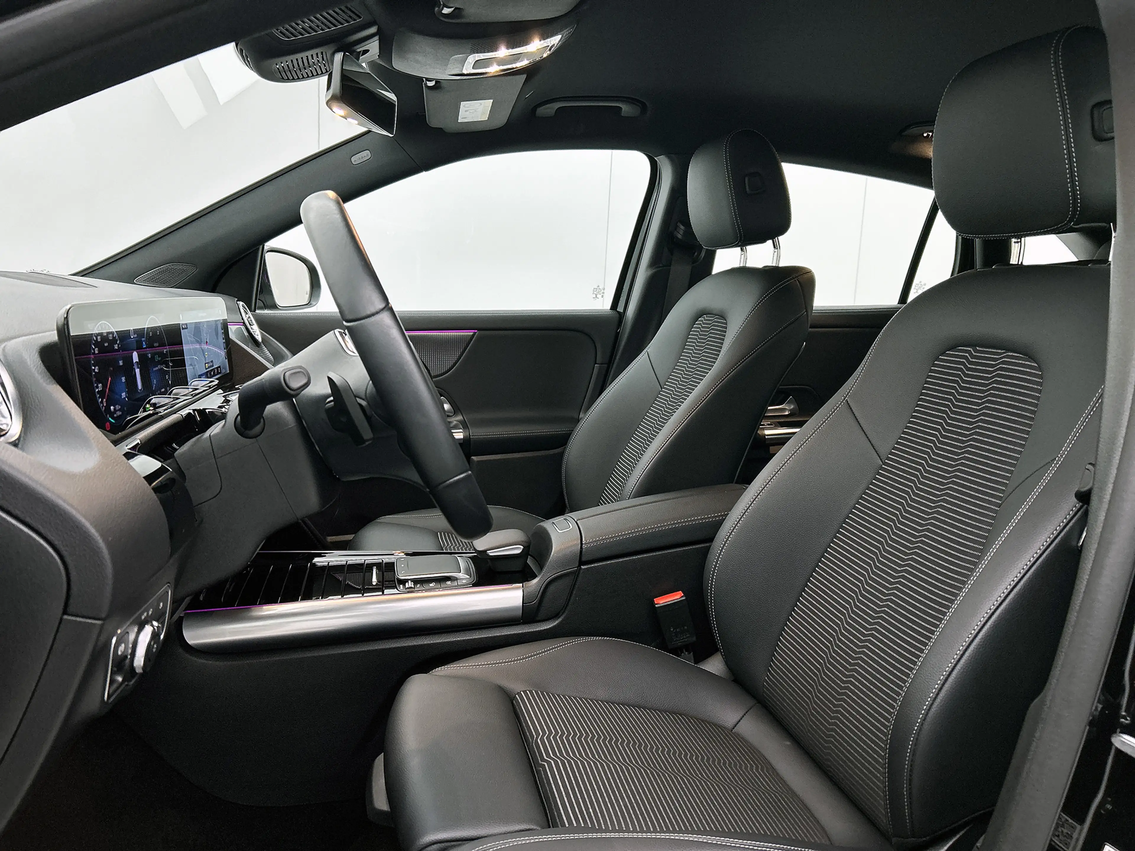 Mercedes-Benz EQA 250 Business Solution Luxury 67 kWh | Sfeerverlichting — photo 4