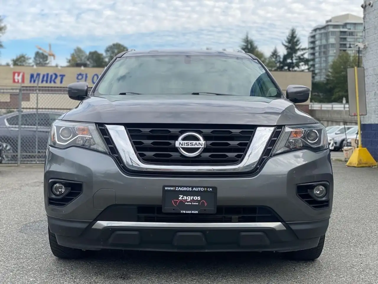 Nissan Pathfinder снимка Nissan Pathfinder