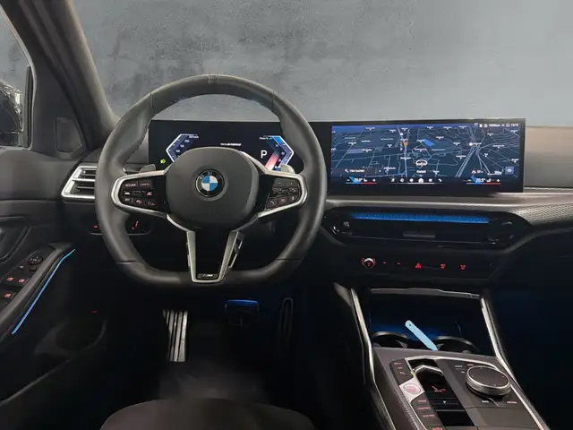 BMW 3 Series view 10