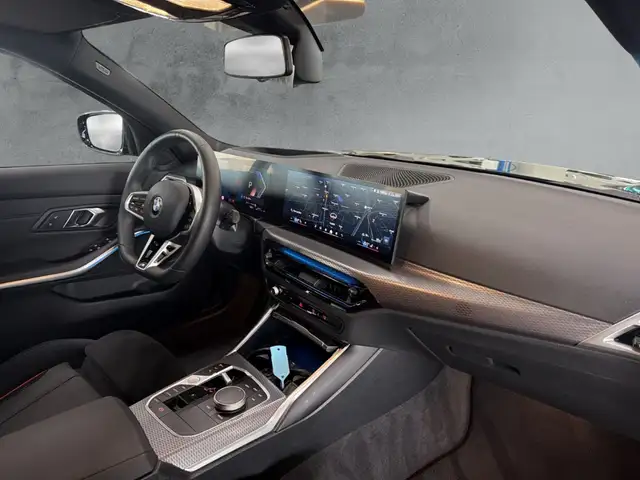 BMW 3 Series view 12