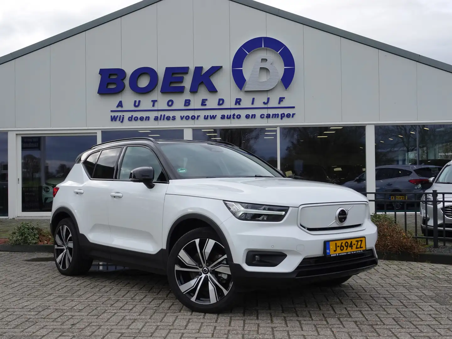 Volvo XC40 Recharge P8 408PK AWD R-Design TREKH. | HK-AUDIO | Wit - 1