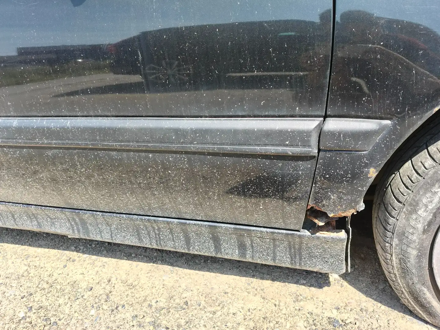 Volkswagen Golf Cabriolet 1.9 TDi Selection AVTG Zwart - 2