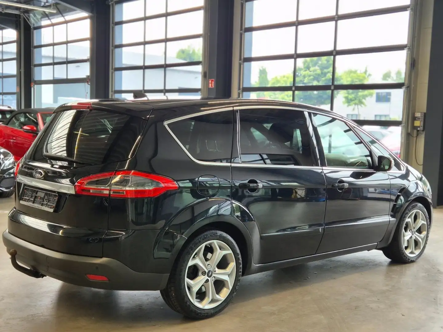 Ford S-Max S-MAX TITANIUM TEIILLEDER NAVI PANO AHK 7-SITZER Black - 2