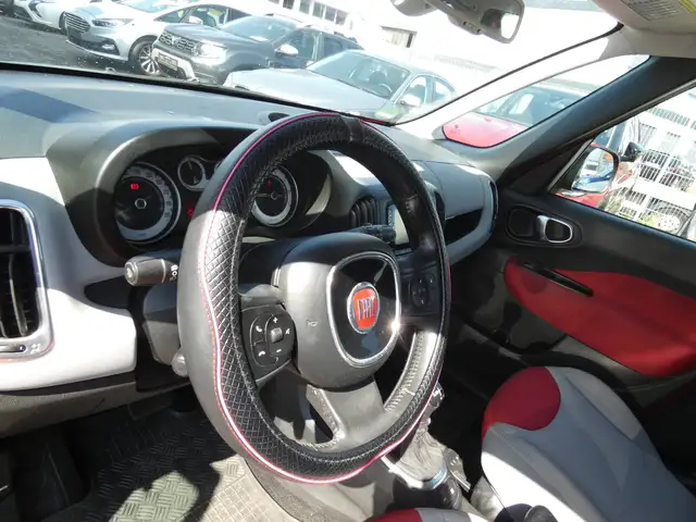 Fiat 500l view 13