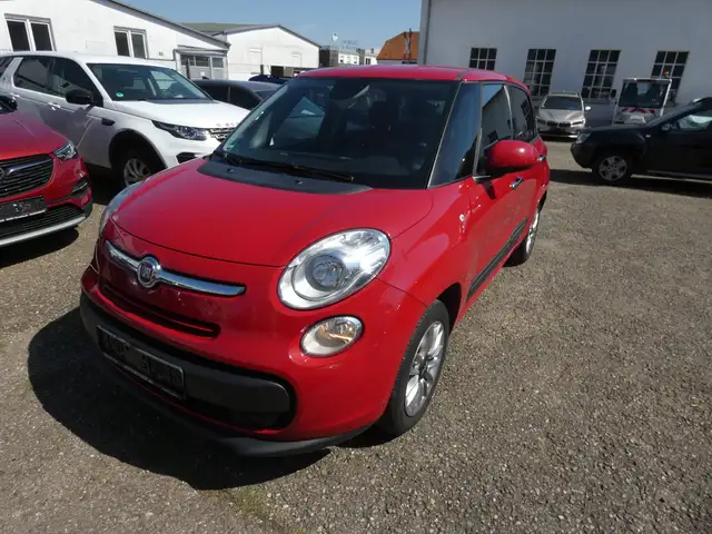 Fiat 500l view 3