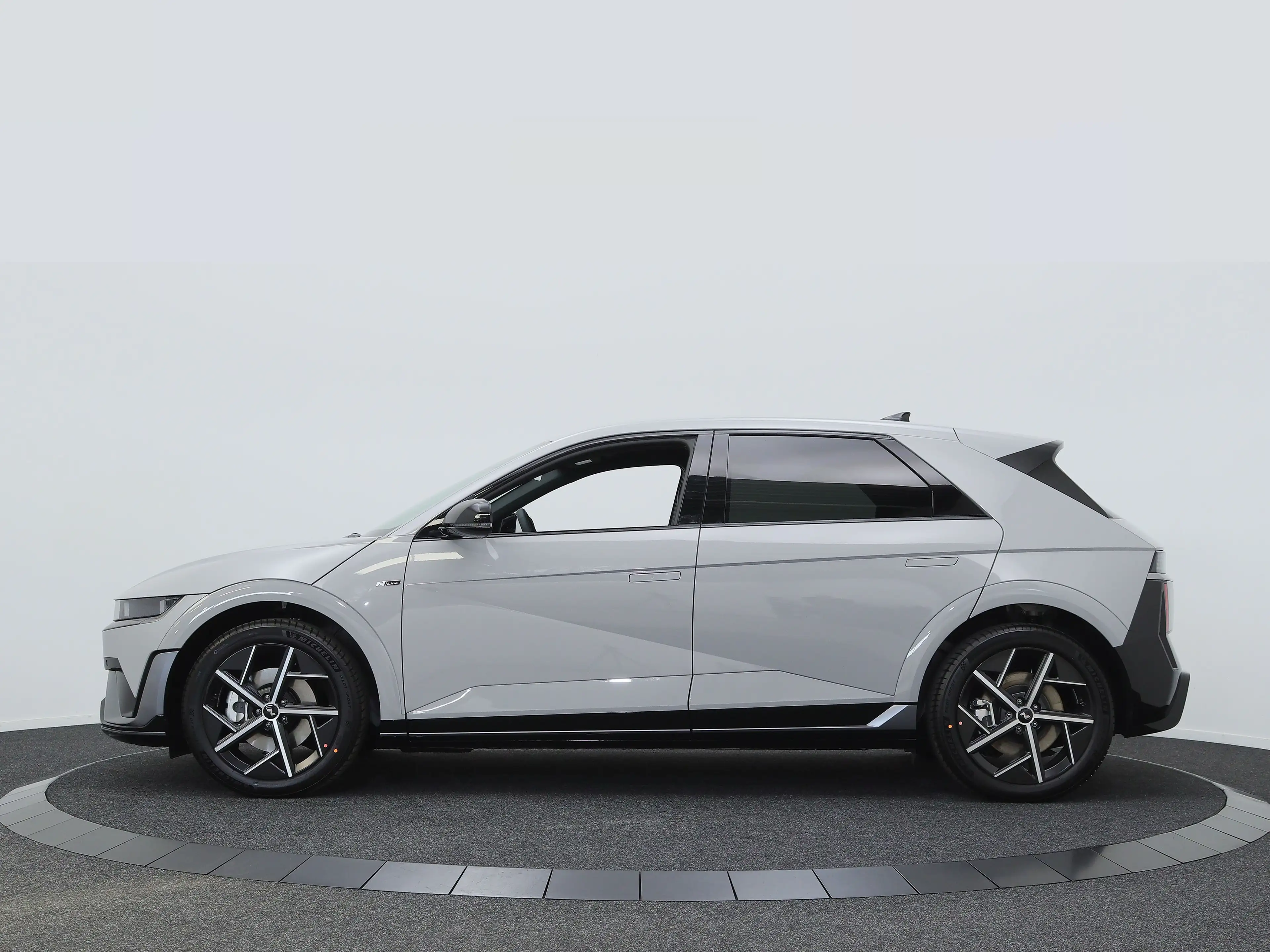 Hyundai IONIQ 5 Electric 84 kWh N Line Business (Cyber Grey Metall — photo 4