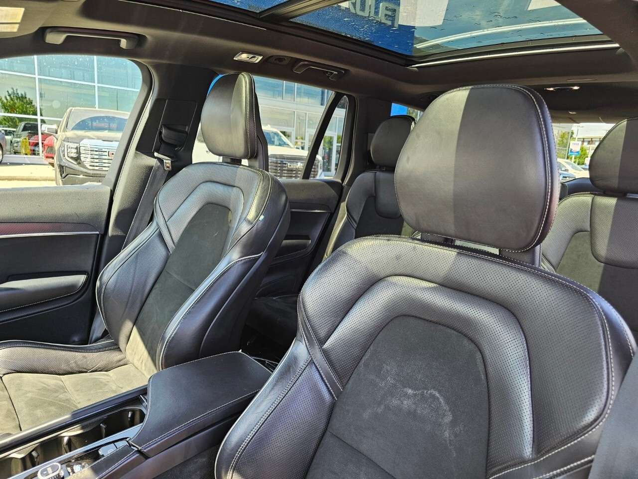 2016 Volvo XC90 thumb 17