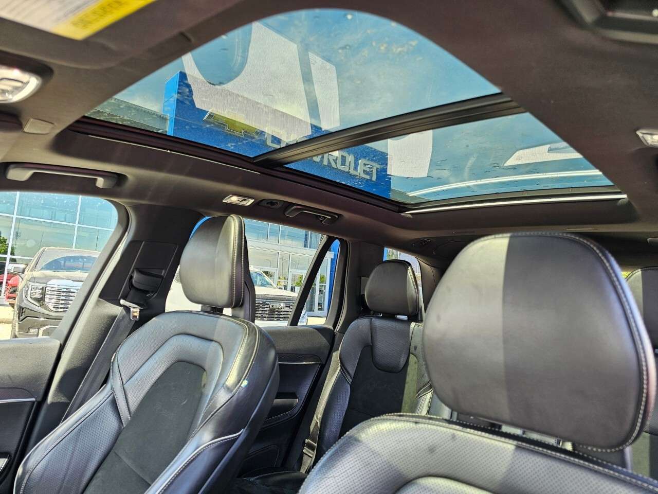 2016 Volvo XC90 thumb 18
