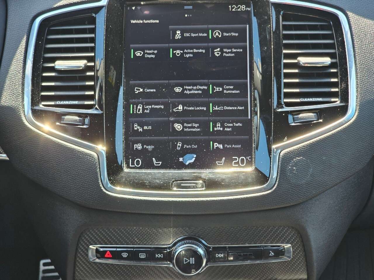 2016 Volvo XC90 thumb 27