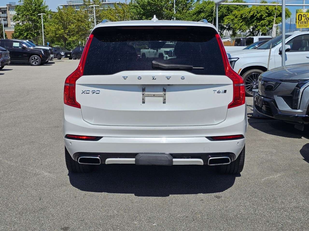 2016 Volvo XC90 thumb 6