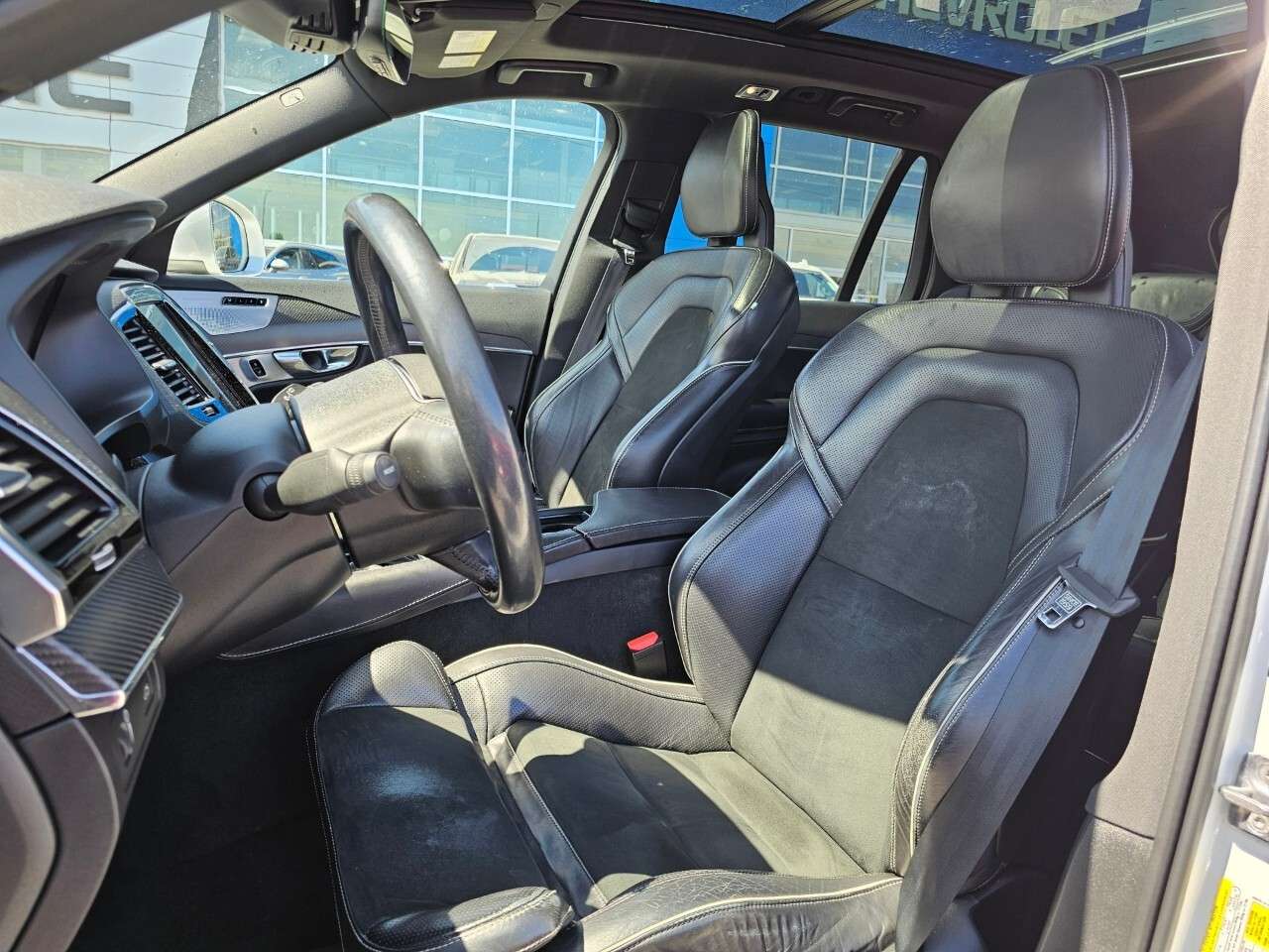 2016 Volvo XC90 thumb 16