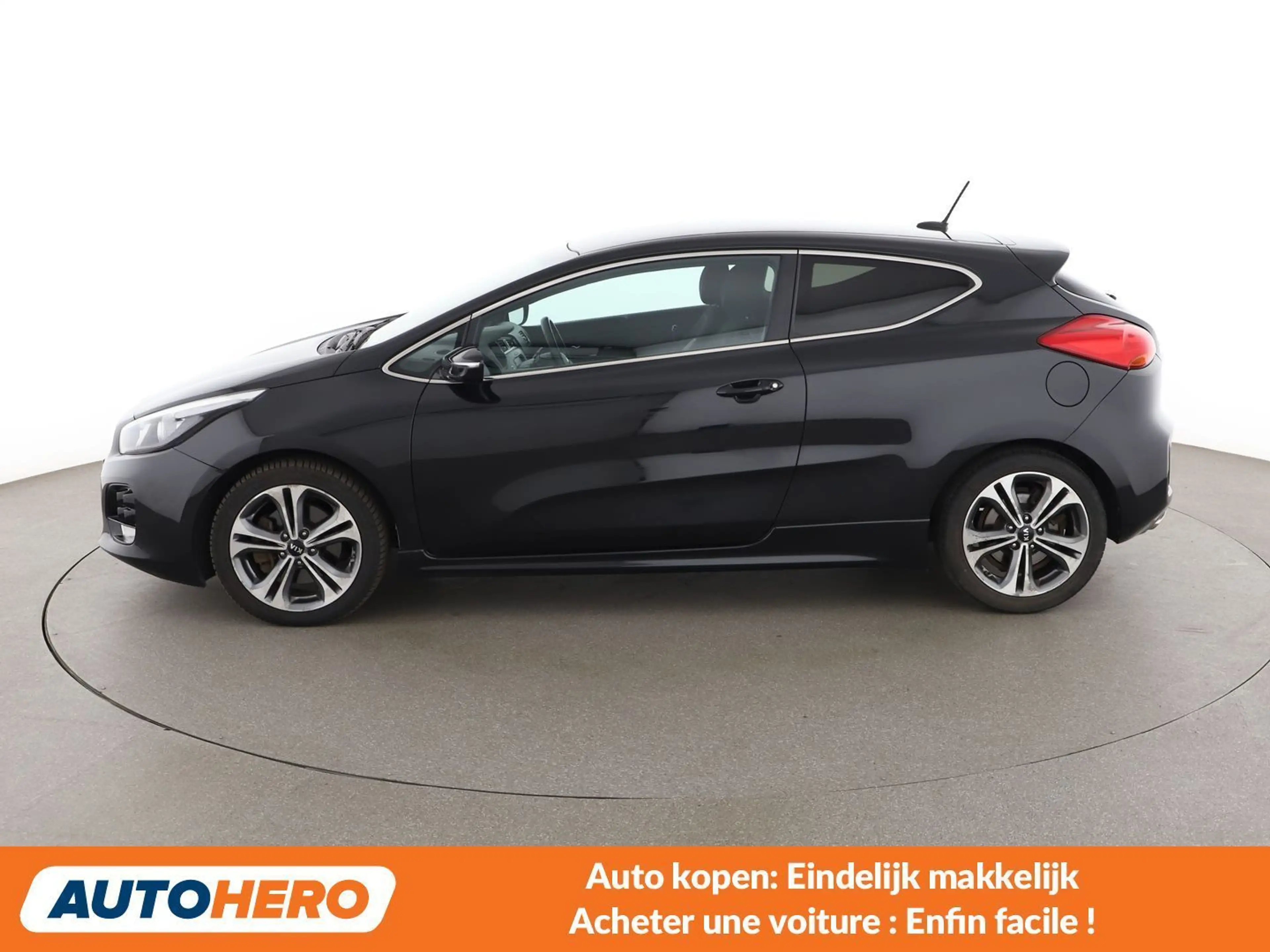 Kia ProCeed / pro_cee'd 1.6 CRDi GT Line — photo 3