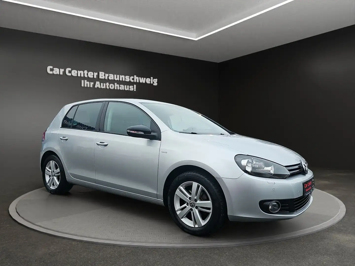 Volkswagen Golf VI 1.6 TDI Match+1~Hand+Alu+PDC Stříbrná - 2