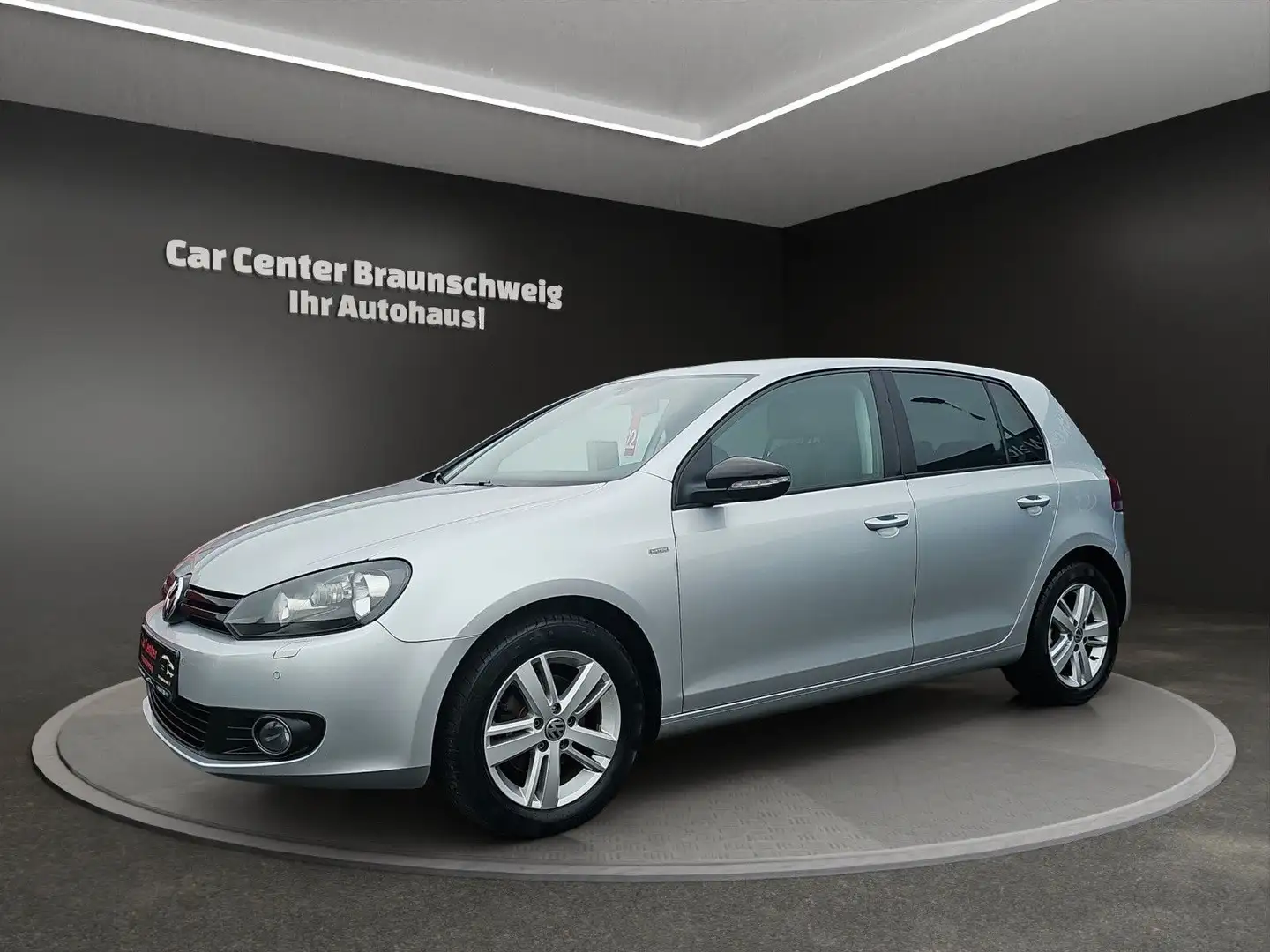 Volkswagen Golf VI 1.6 TDI Match+1~Hand+Alu+PDC Stříbrná - 1