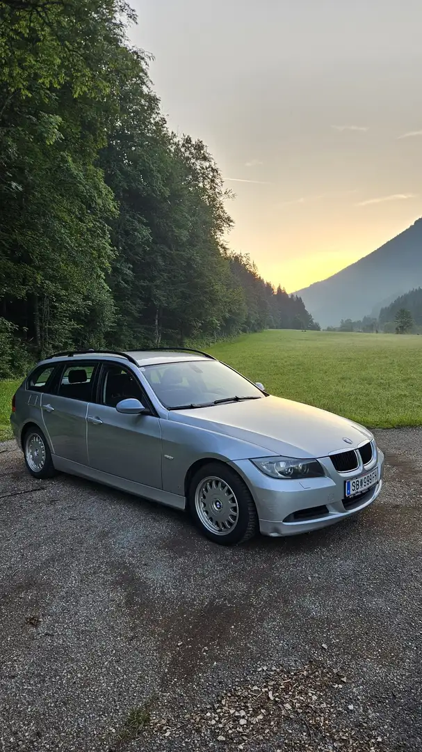 BMW 318 318i Touring - 1